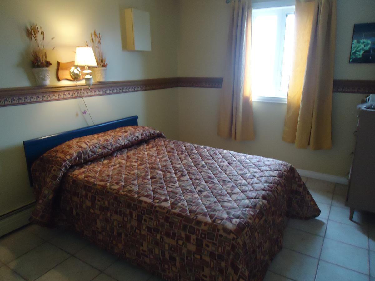 Motel Cote Riviere-du-Loup Exterior photo