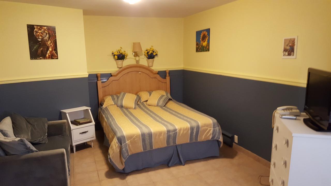 Motel Cote Riviere-du-Loup Exterior photo
